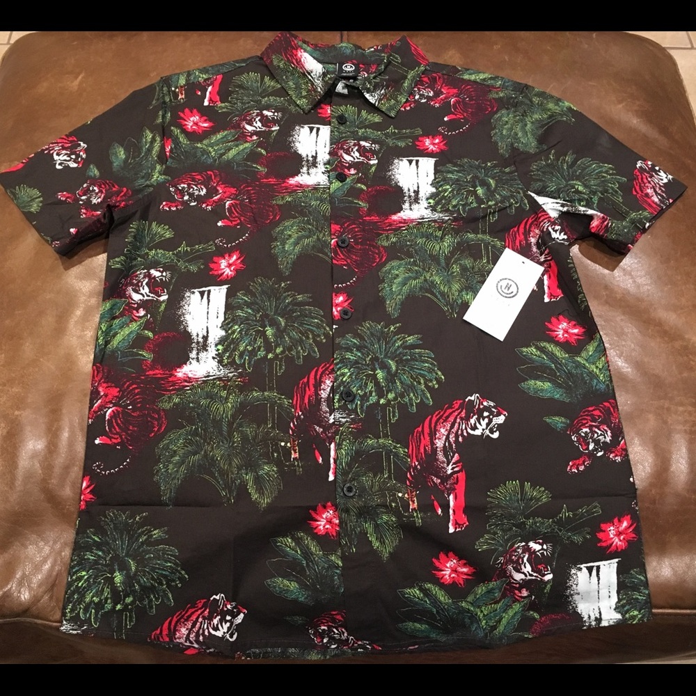 Neff Short Sleeve Button Shirt Men’s New With Tags